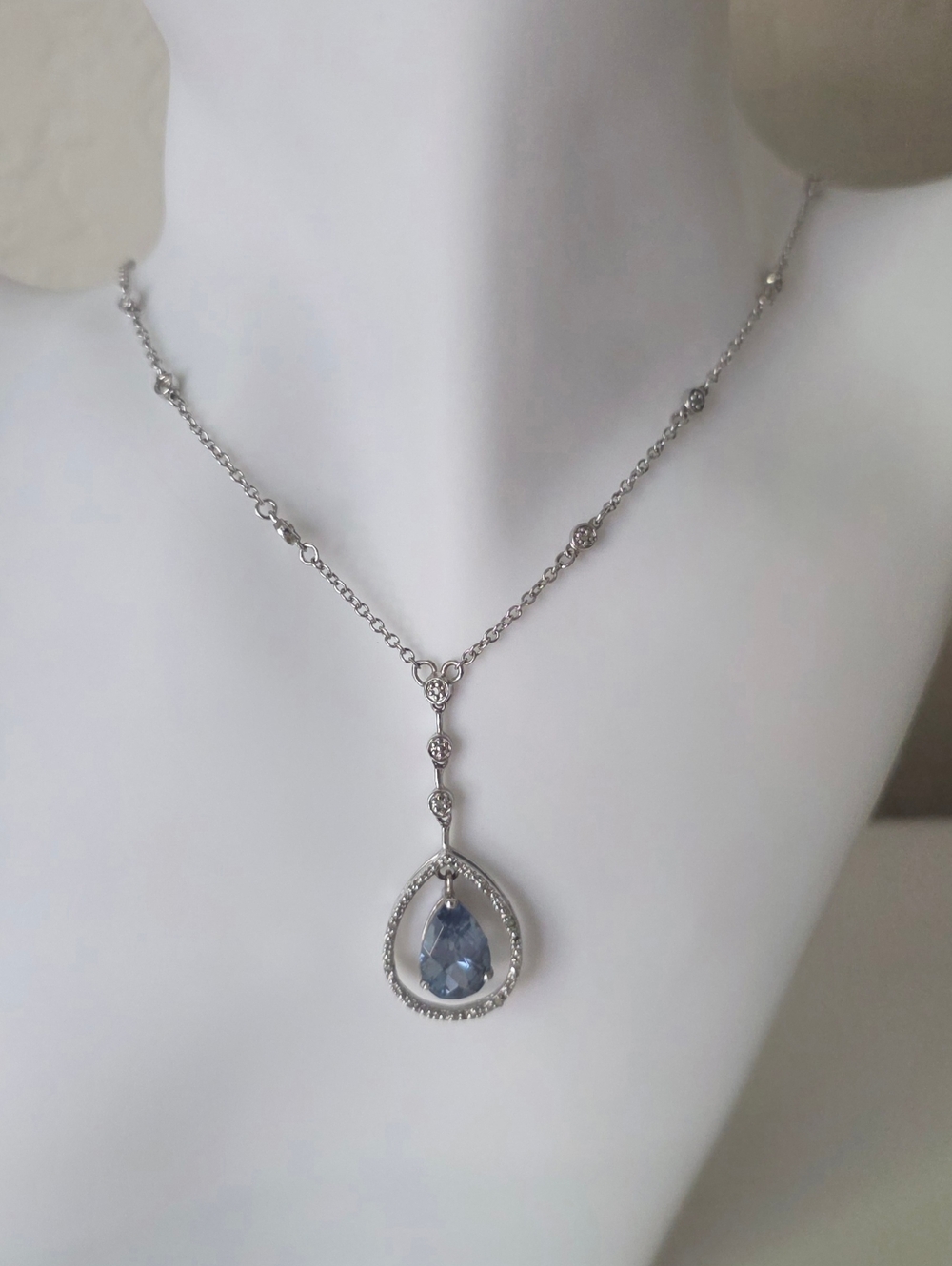 Sterling Silver 925 Blue Teardrop Pendant Necklace - Silver Tone